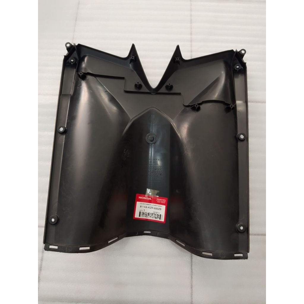 8114A-KZR-600ZB Cover Inner Lower Honda Vario Techno 125 FI