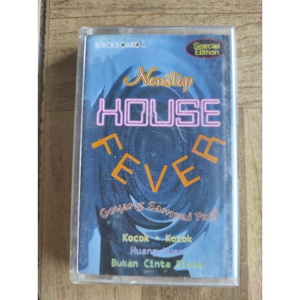 kaset pita nonstop house fever "goyang sampai pagi"