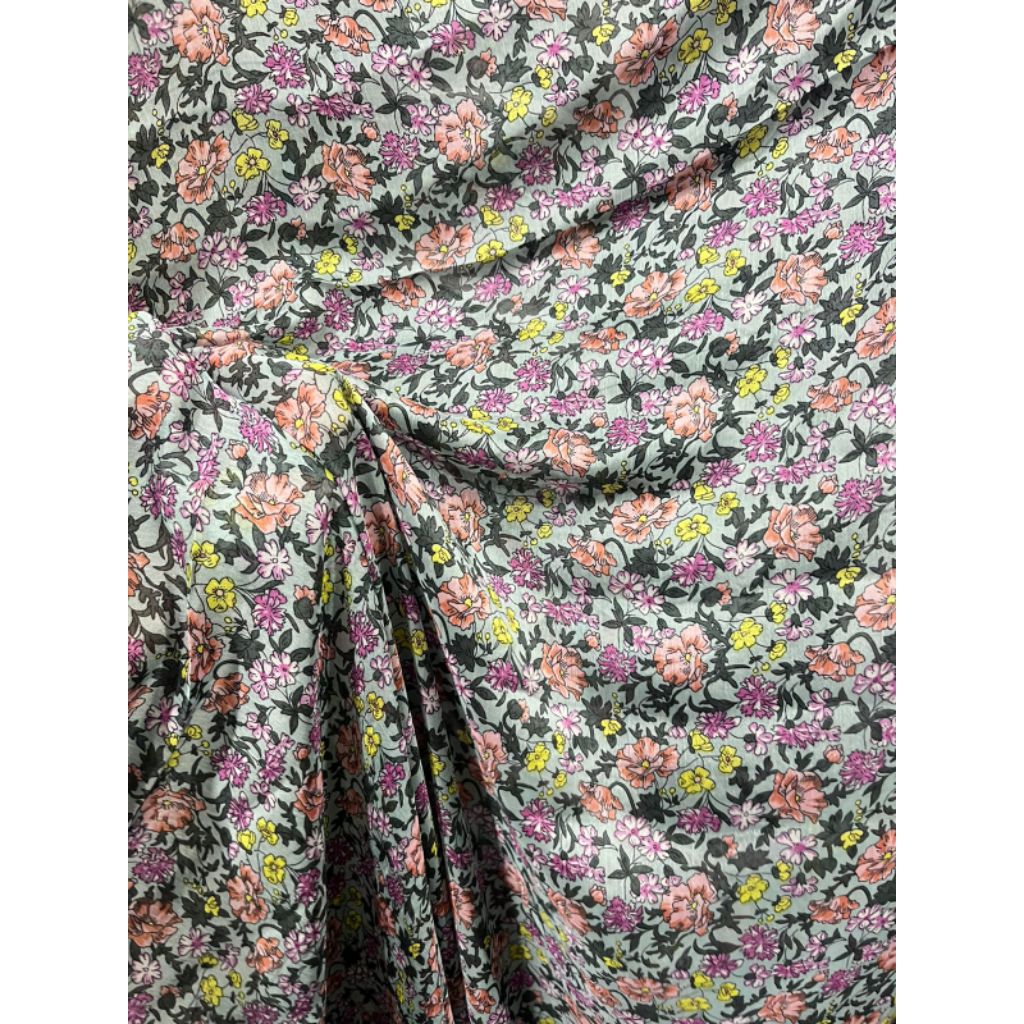 Kain ceruty  motif bunga kecil / kain seruti bahan kebaya /bahan gamis