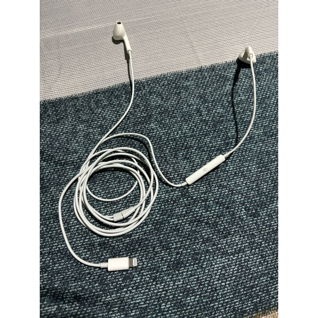 bisa nego; Earpods with USB Headset Iphone/ Lightning (ori ibox, dan baru)