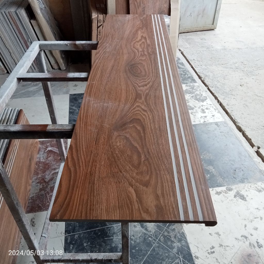 Pijakan tangga granit dabel bevel/granit motif kayu doubel bevel/pijakan tangga/Granit/list plint/an