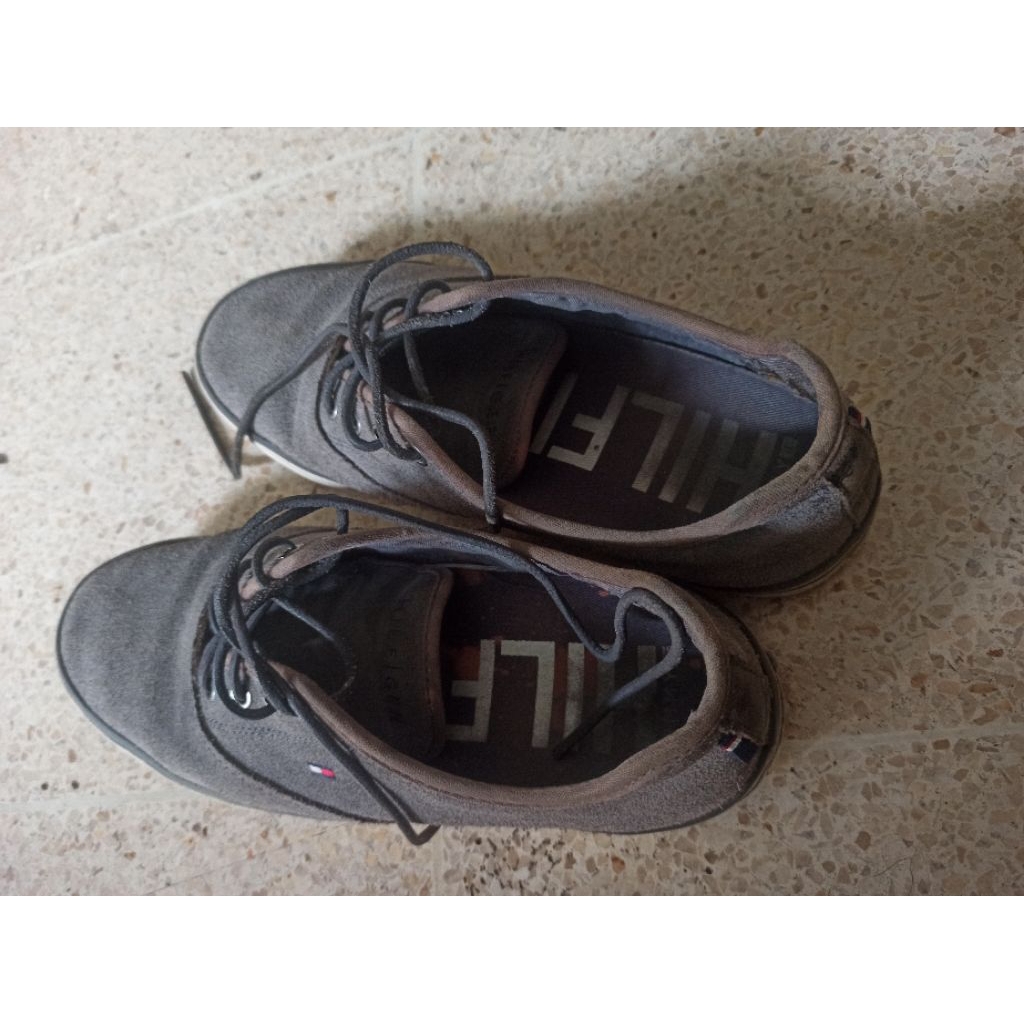 Sepatu Tommy Hilfiger