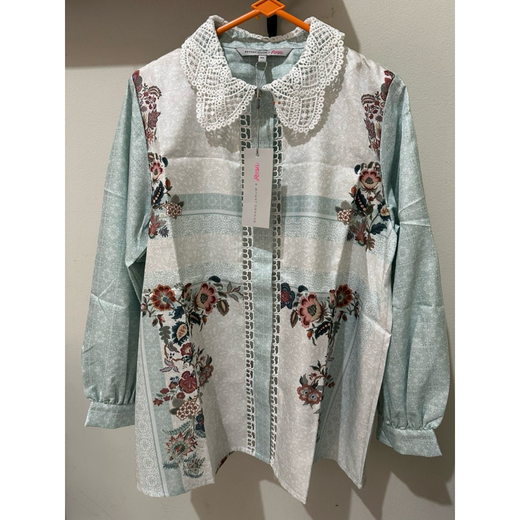 NEW BJ-Festive Finesse Lace Collar Shirt XS