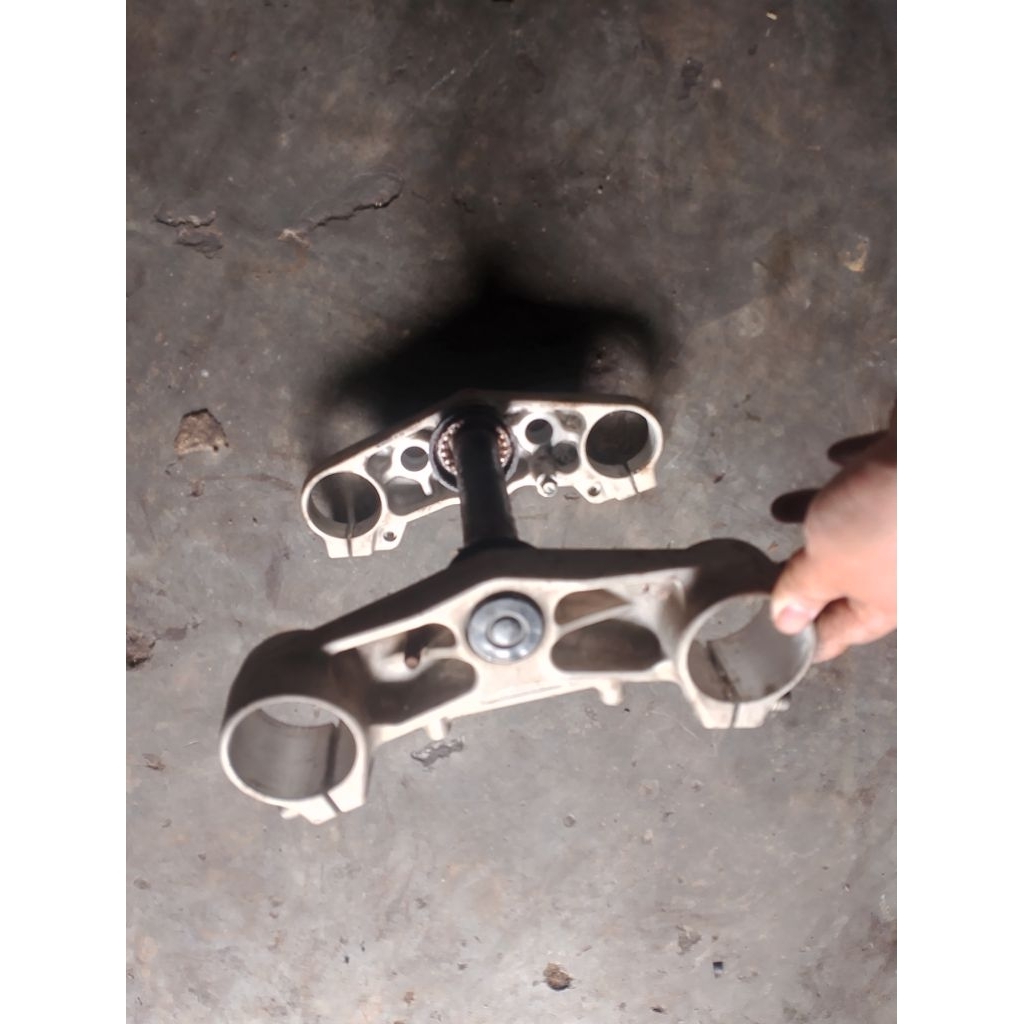 segitiga KTM Duke 200