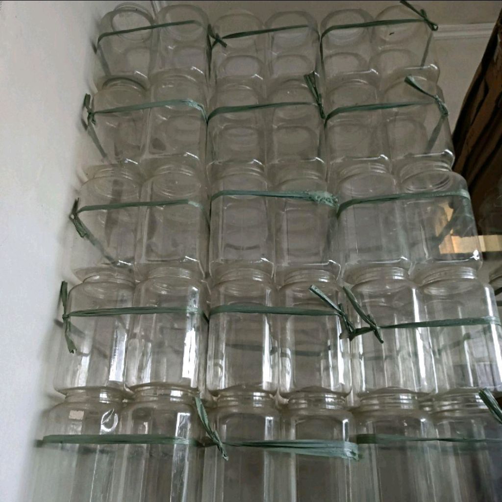 Aquarium Kaca ukuran 12x12x15 dan Toples Plastik 2 Liter dan 4 Liter Soliter Ikan Cupang Tanpa Tutup