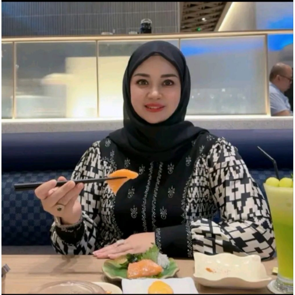 abaya Nazwa/Nazwa abaya/hikmat kw/naeima dress by Nazwa abaya/dress kondangan/dress mewwah/hikmat of