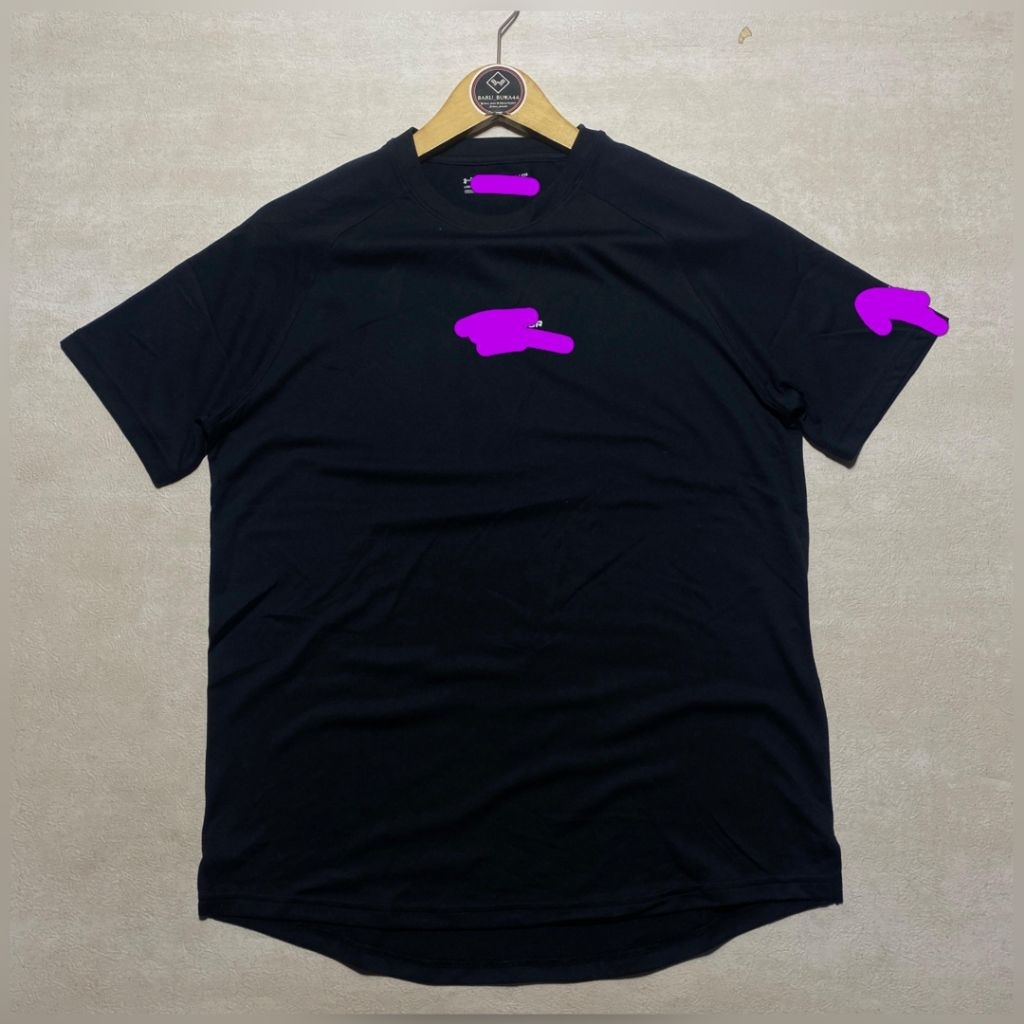 - UA UA KAOS OLGA- harga : 75k
- warna: hitam
- bahan: polyester
- size on tag M(70x53)
- very good 