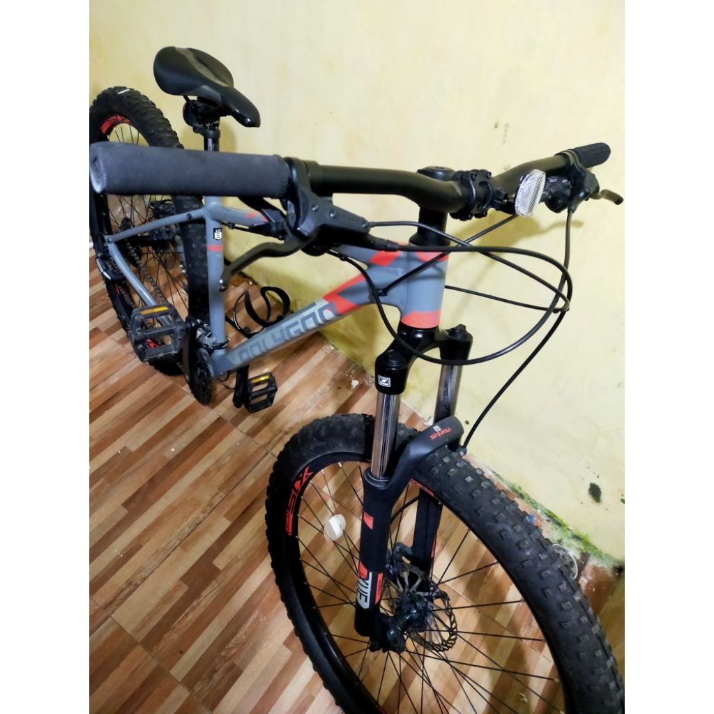 Polygon premier 4 like new