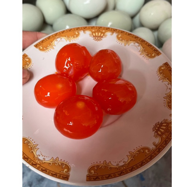 

Kuning Telur Asin Frozen Fresh Mentah Isi (10 butir)