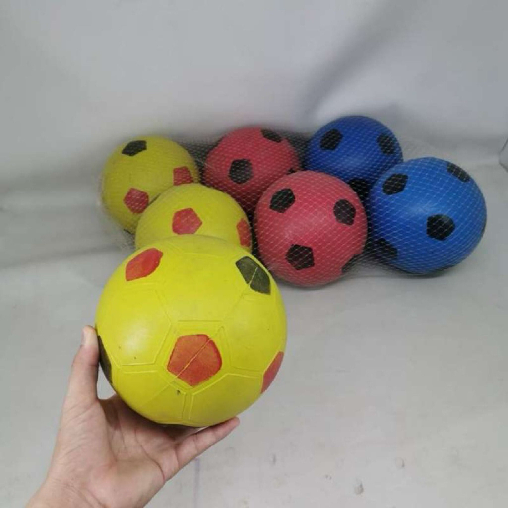 Bola Plastik Besar-Kecil