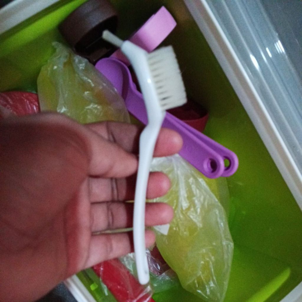 Sikat botol kecil Tupperware ORI