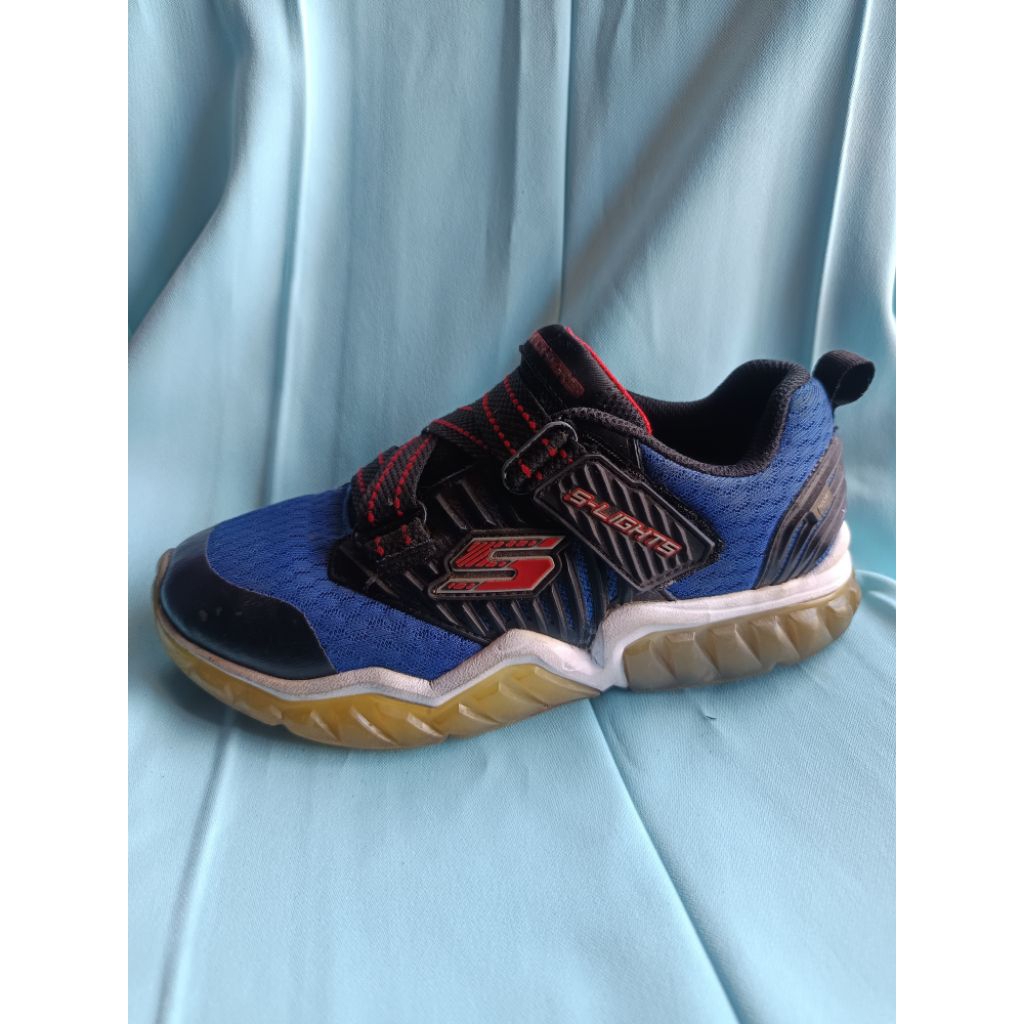 Sepatu skechers light anak cowok