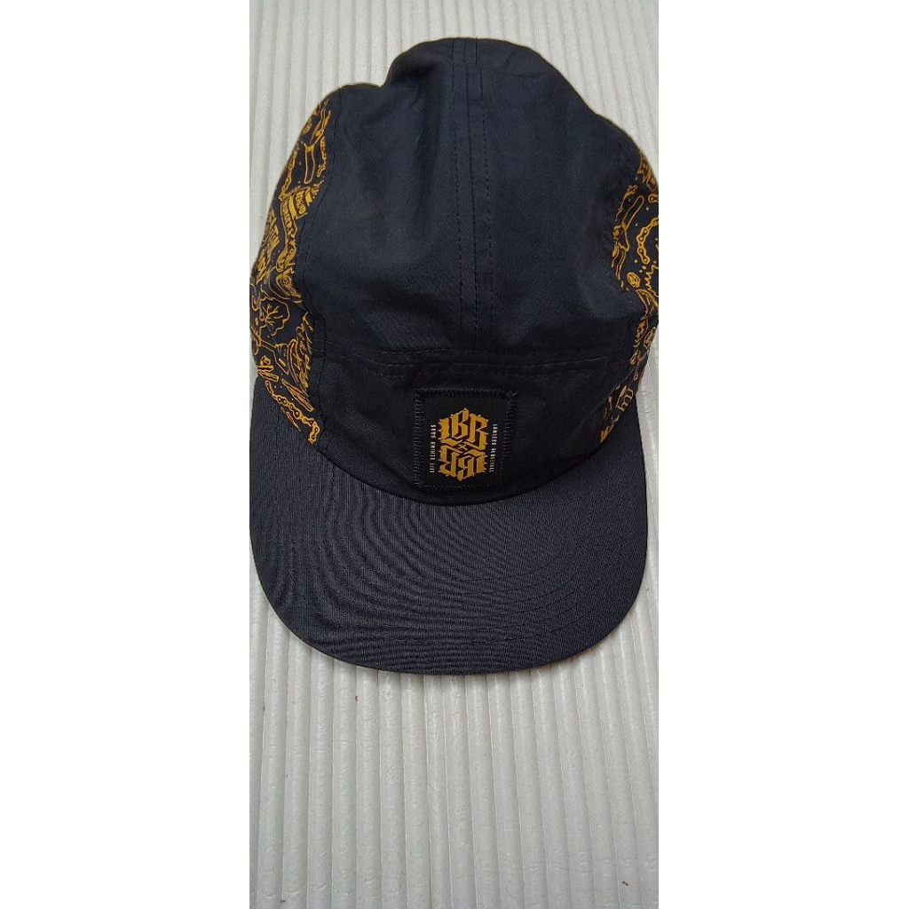 Topi Lawless Burgerbar X life behind Bars