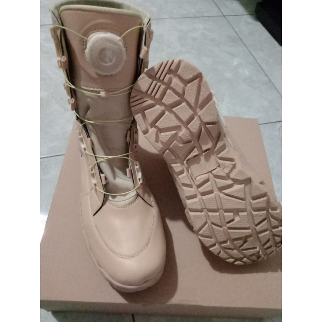 SEPATU PDL KEMHAN TALI PUTAR