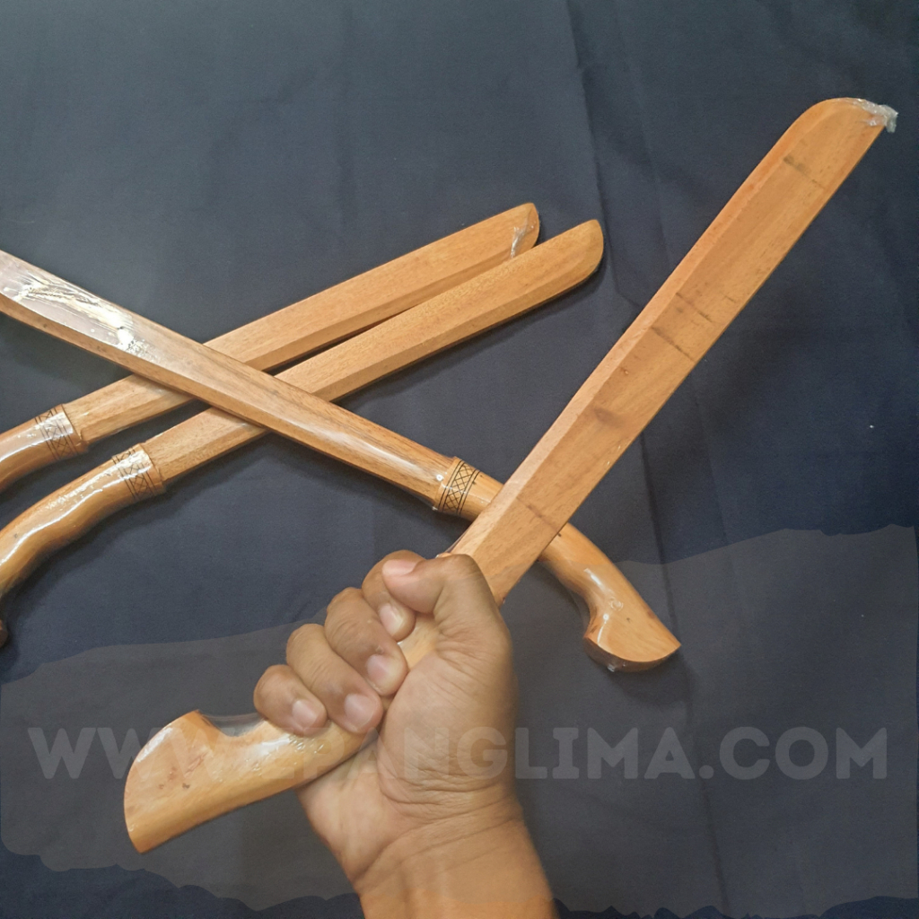 Alat peraga Pencak silat Golok kayu latihan pencak silat
