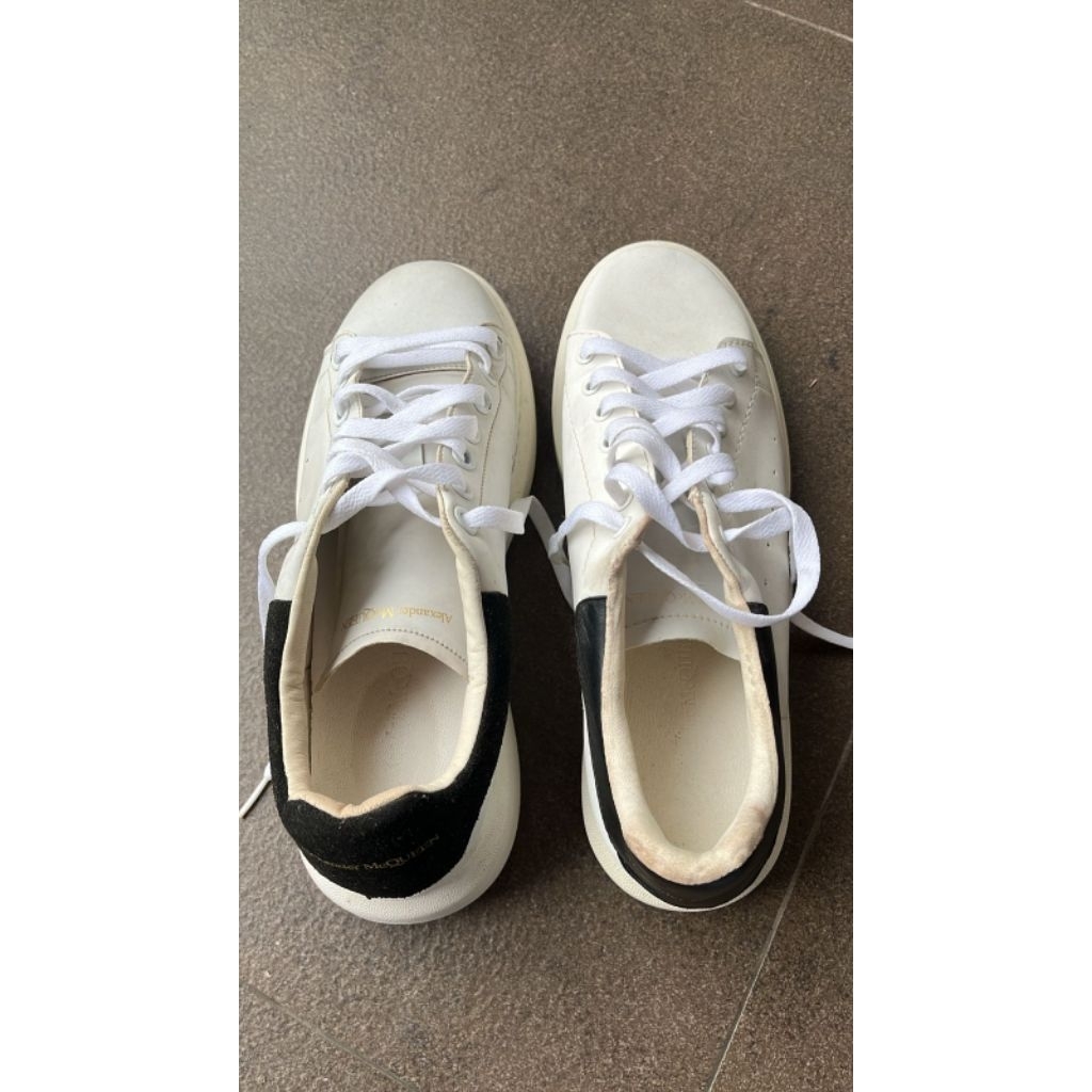 Sepatu Alexander McQueen preloved