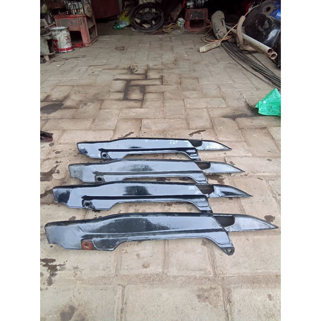 katengkas tutup rantai pelindung rantai original copotan Megapro Primus GL mp hiu dll