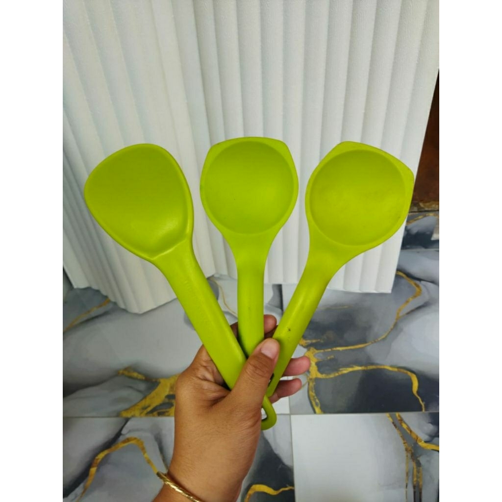 harga satuan centong nasi blossom hijau Tupperware second preloved