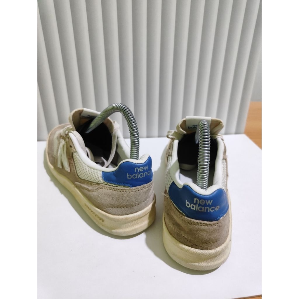 Preloved Sepatu New Balance CRT300