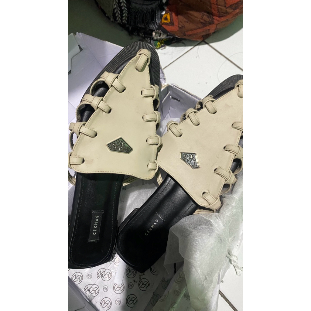 CEKHAS Sandal-preloved