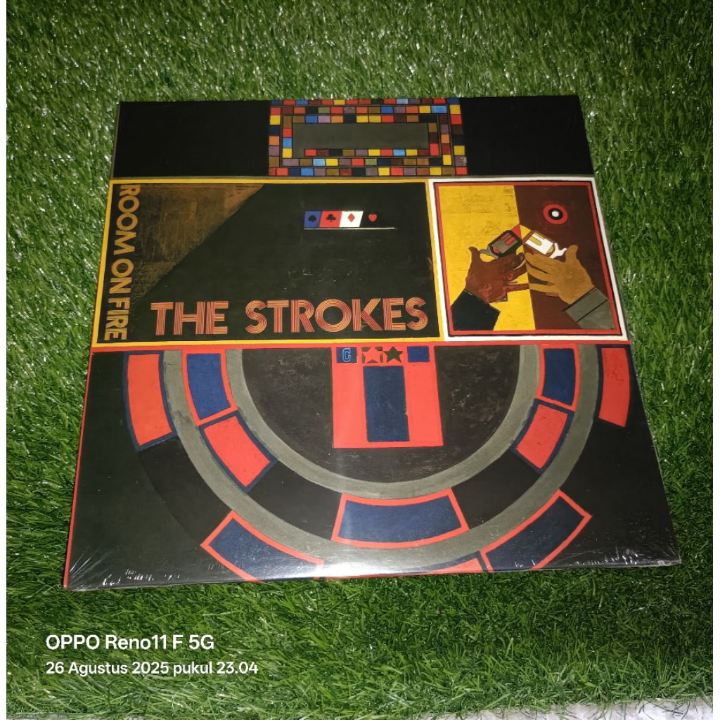 vinyl piringan hitam The Strokes ‎– Room On Fire