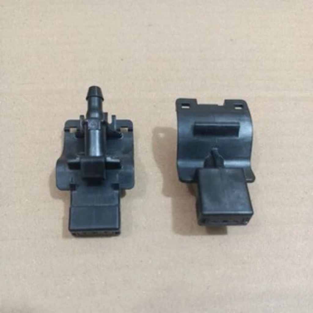 Semprotan Wiper Innova Reborn / Nozzle Wiper Innova Reborn