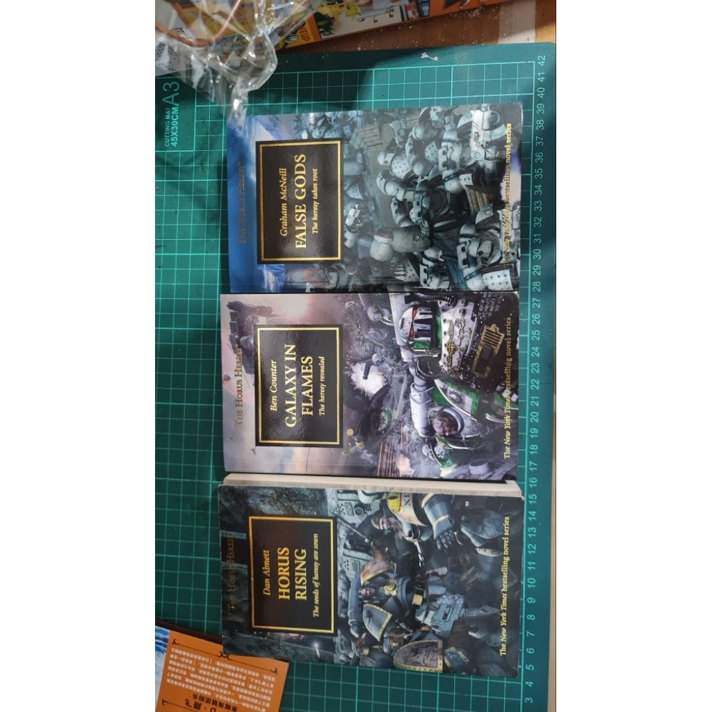 Novel Warhammer 40K Horus Rising: Horus Rising, False Gods, dan Galaxy in Flame