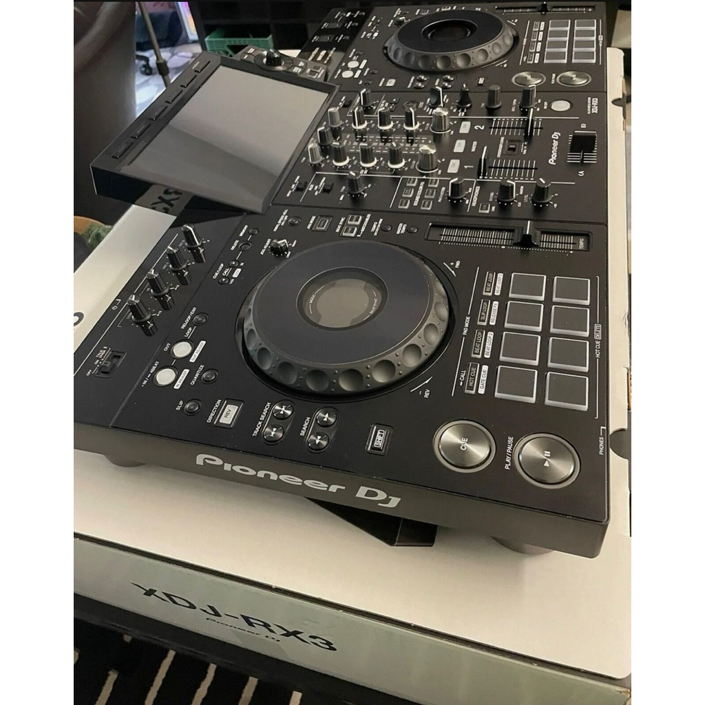 PIONEER XDJ RX3 SECOND (KEVIN)
