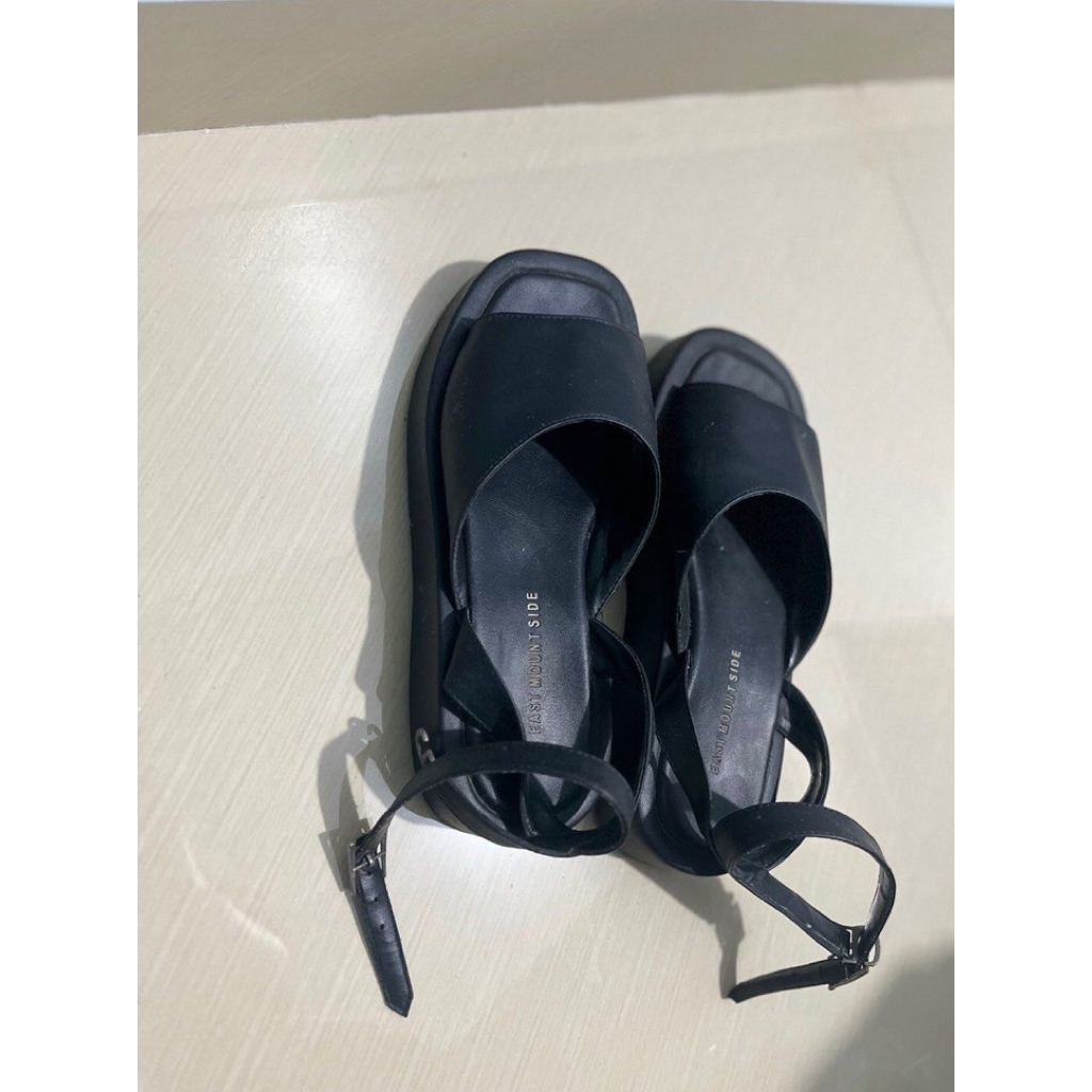 east mount side sandal