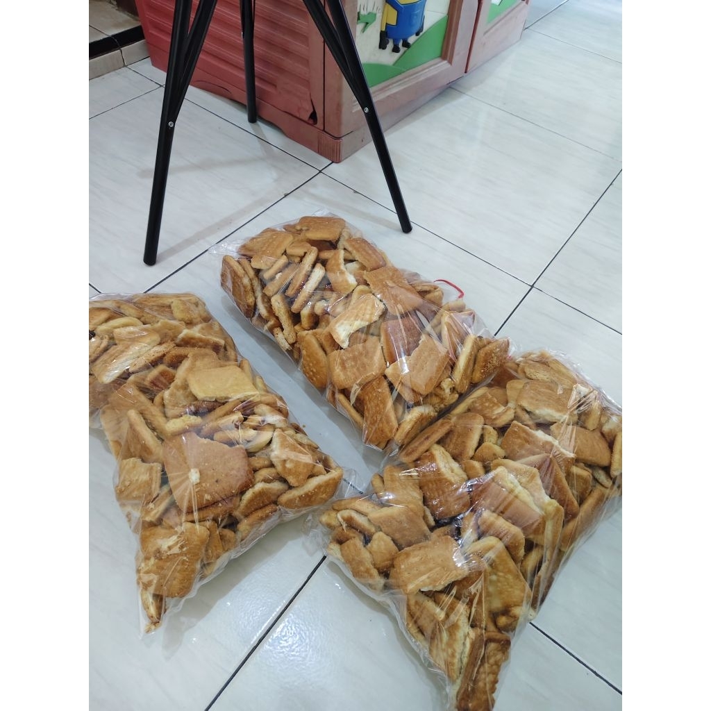 roti gabin susu jadul protolan overcook lebih kerasa gurihnya, renyah, manis, asin kemasan 1kg