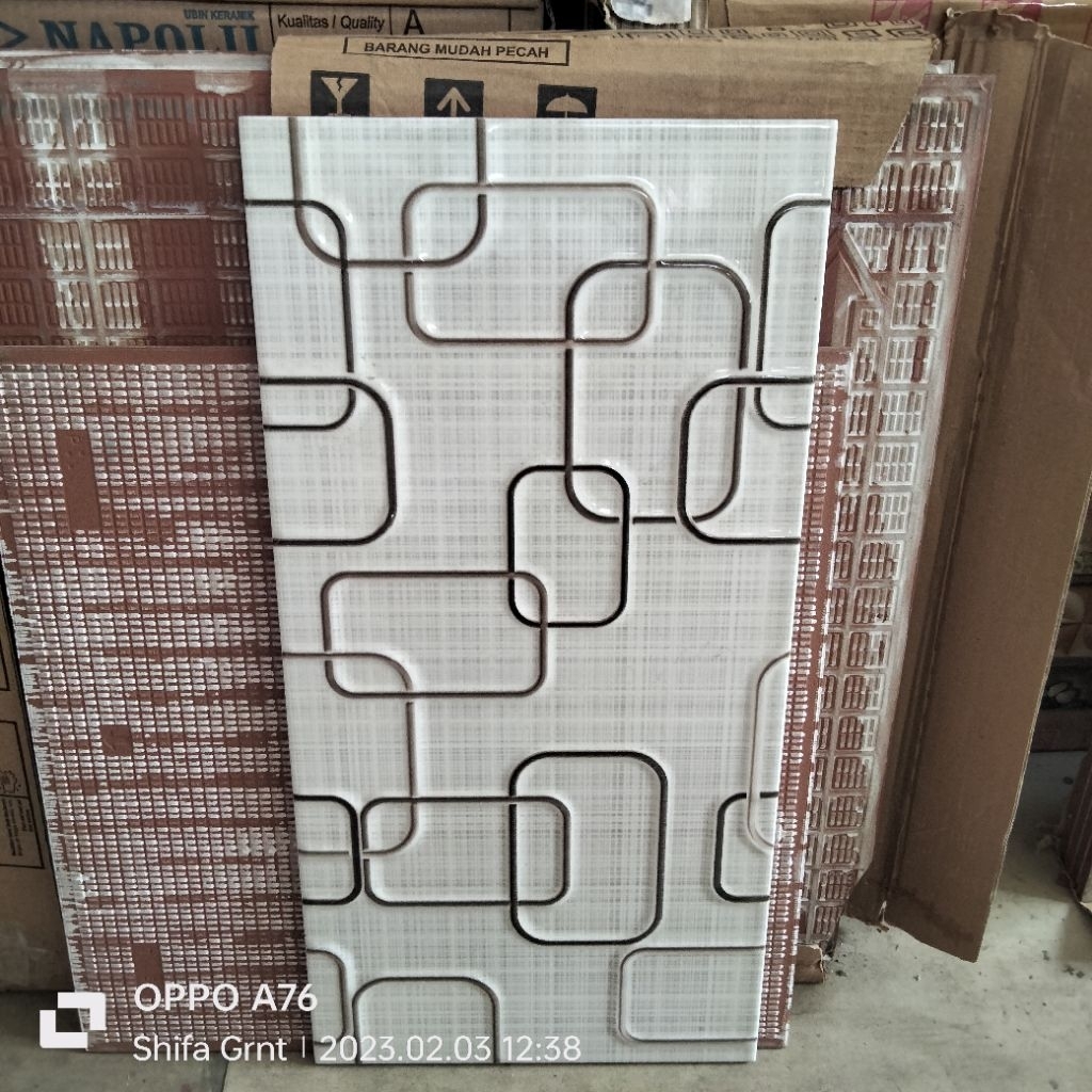 Keramik lantai 25x50/Concord