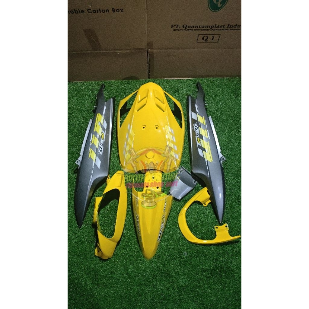 Cover body halus yamaha mio sporty lama vietnam style kuning mix grey plus striping