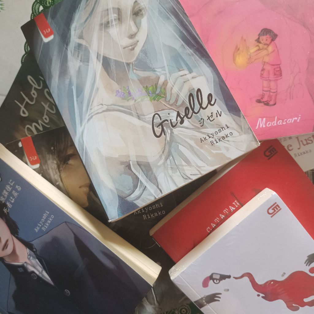 Preloved buku novel akiyoshi rikako minato kanae dll