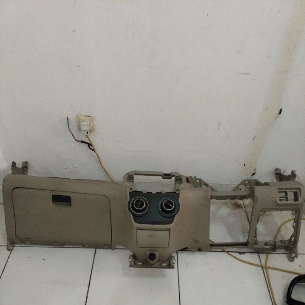 meja dashboard bawah Avanza all new veloz