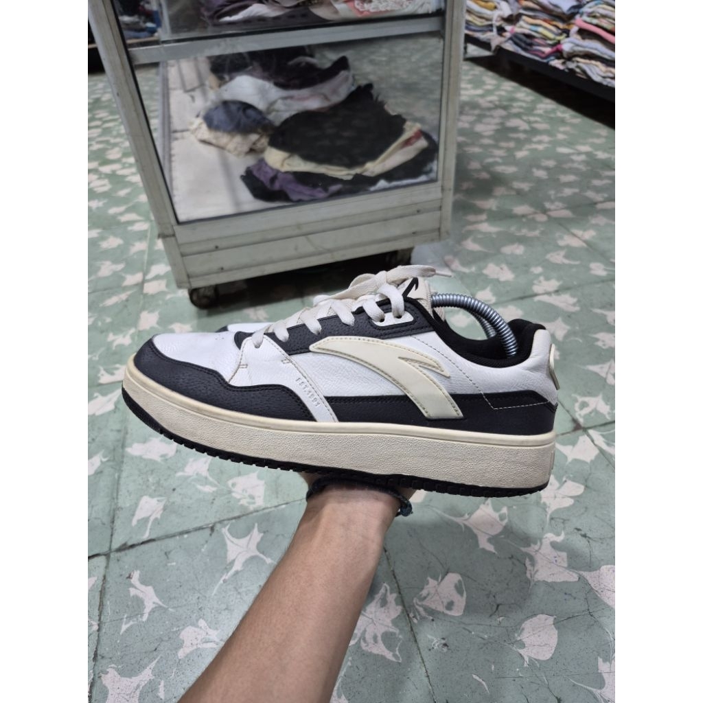 Sepatu Anta Pria(43)