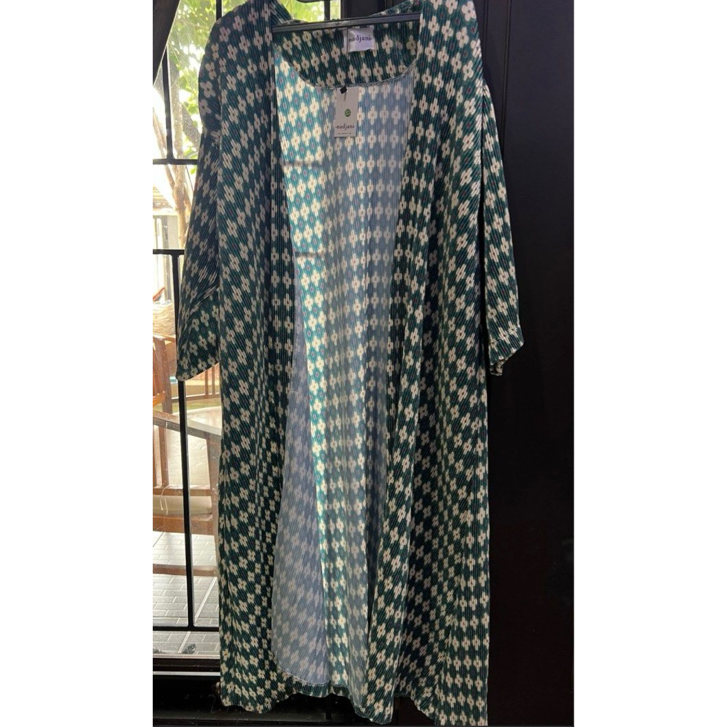 Nadjani - Outerwear Dara Green x Megaiskanti