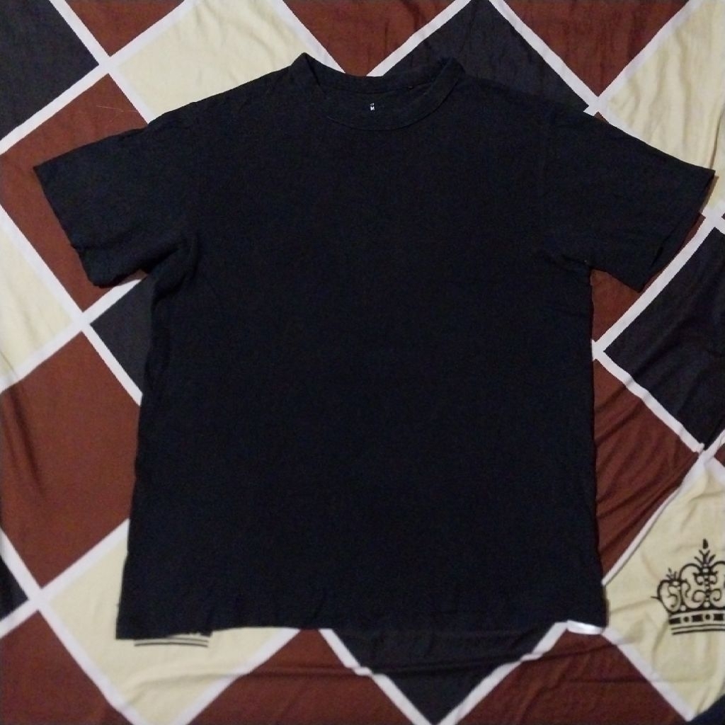 uniqlo kaos second bekas