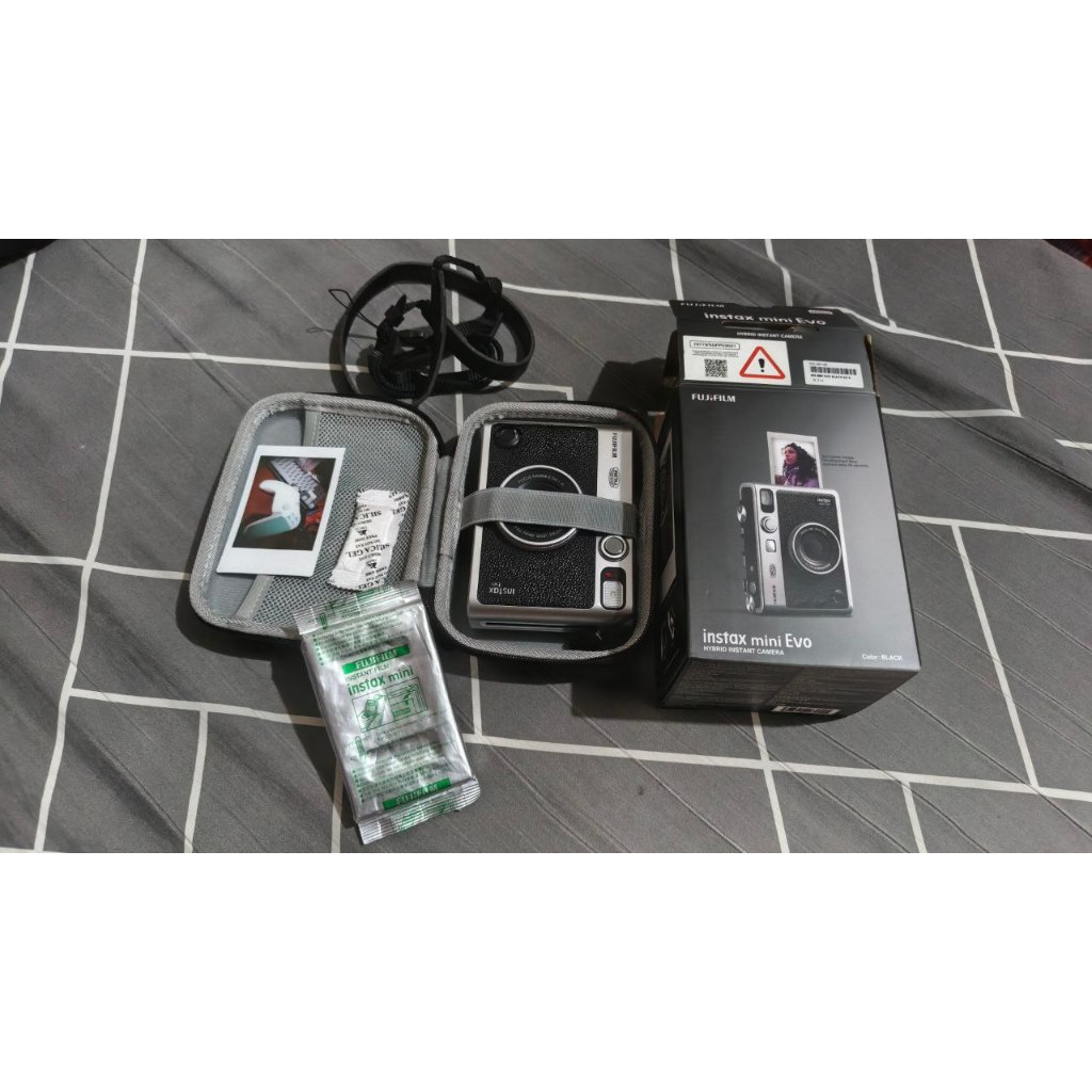 Instax Mini Evo (Bekas) | gratis tas kamera univarsal dan 1 bungkus kertas kamera