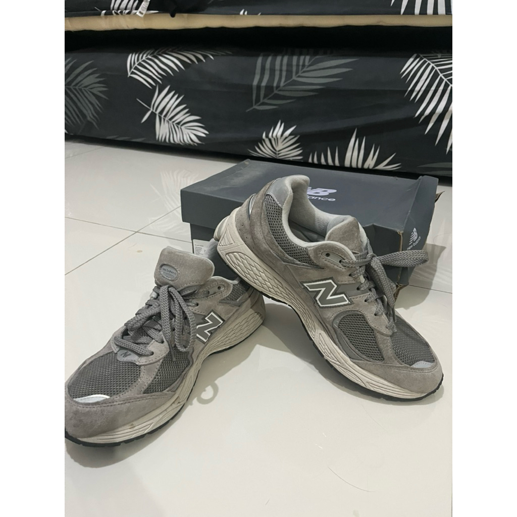 NEW BALANCE 2002R ORI SZ 43 SECOND MULUS