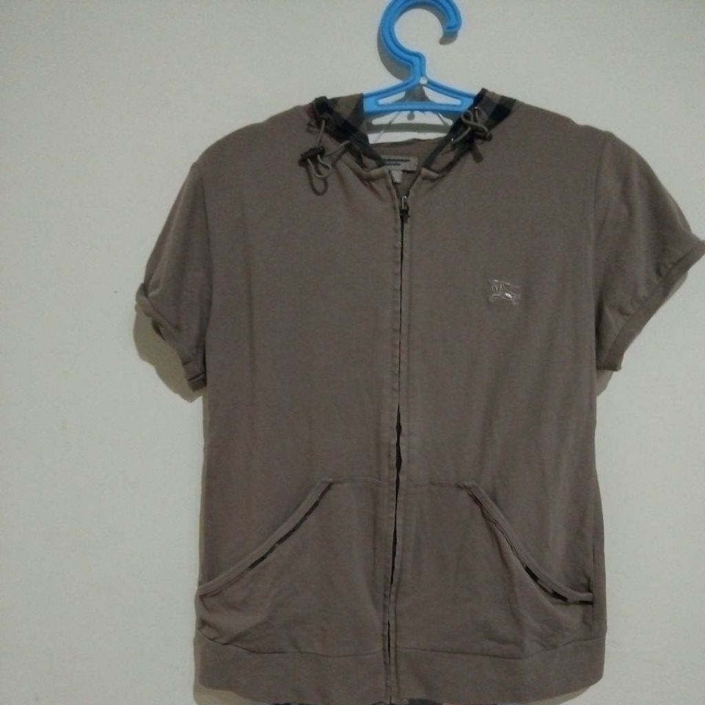 preloved kaos anak cwo Burberry uk L