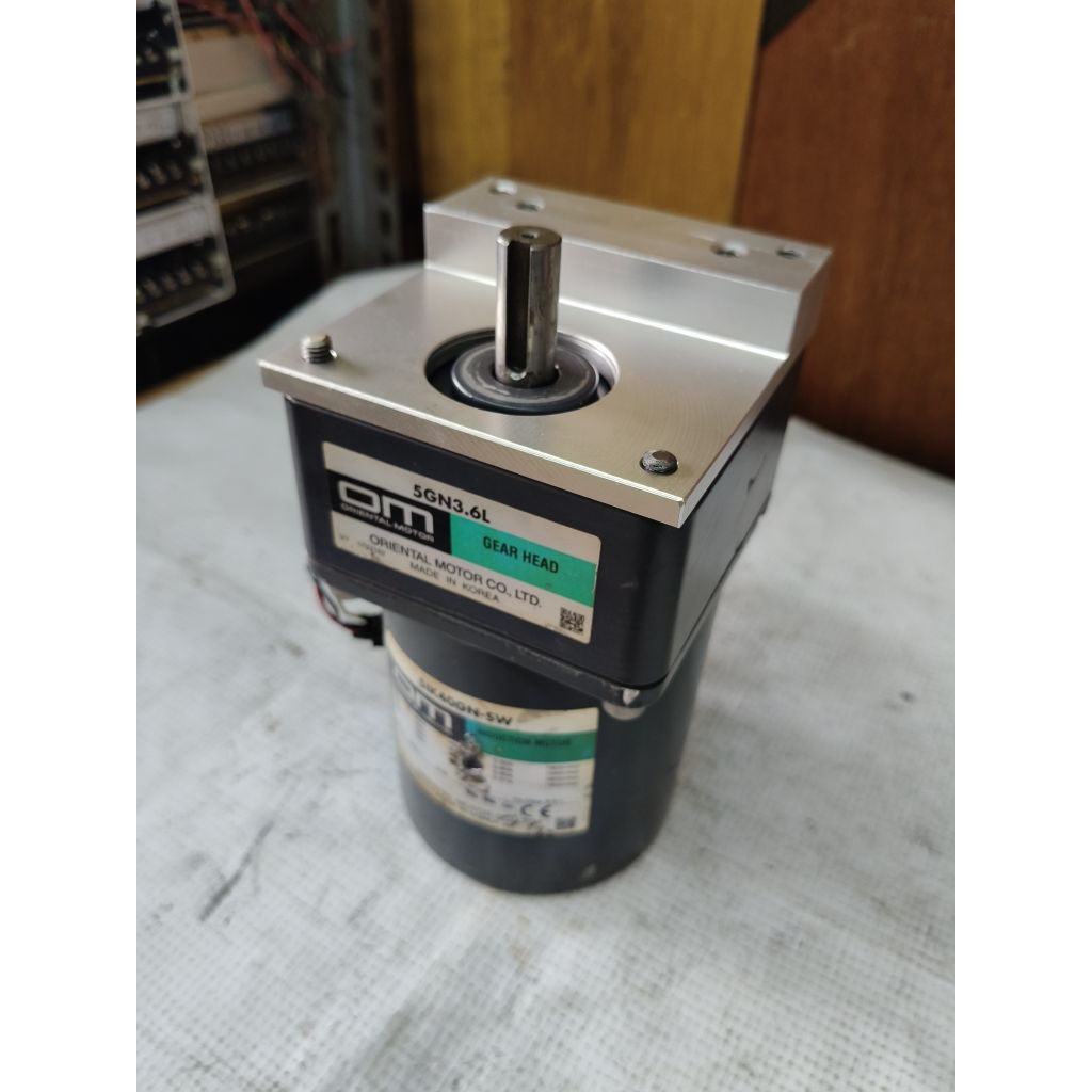 oriental motor gearbox 3phase 40W