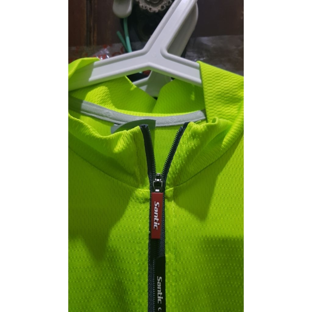 Jersey sepeda Santic ijo