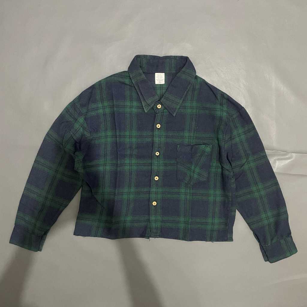 DEWASA A235 (NO BRAND, PRELOVED) Baju Kemeja Atasan Leher Kerah Tangan Lengan Panjang Semi Crop Top 