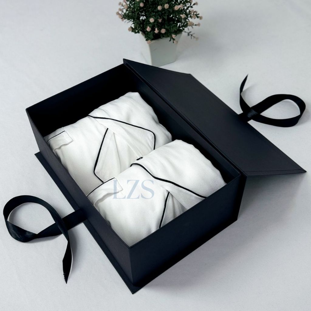 Kado Pernikahan Anniversarry Piyama Baju Tidur Wanita Pria LZS Birthday Gift Seserahan Hampers