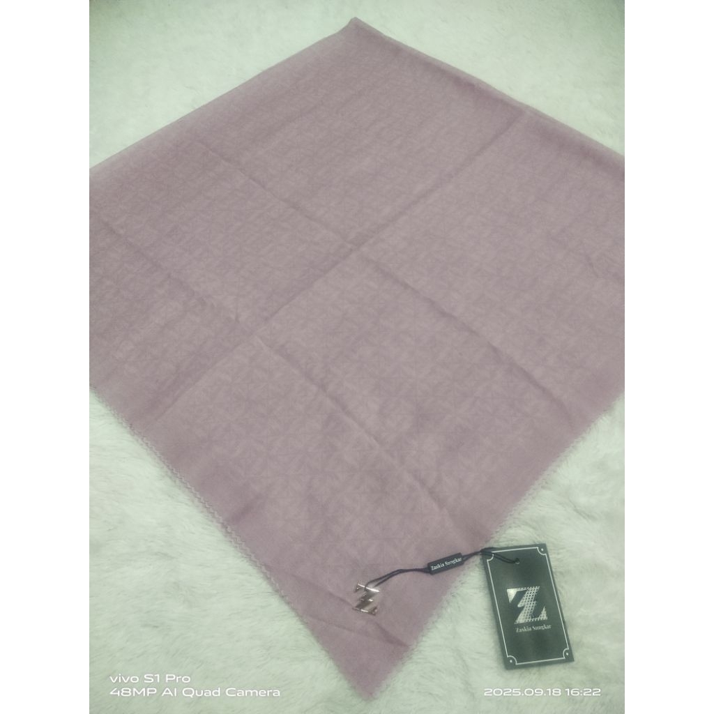 Zaskia Sungkar scarf new