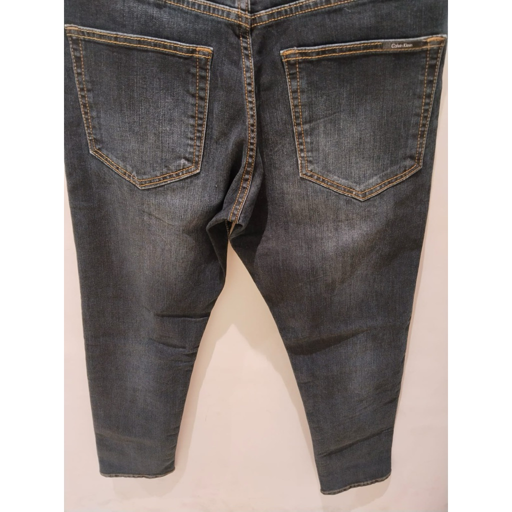 celana panjang denim calvin klein