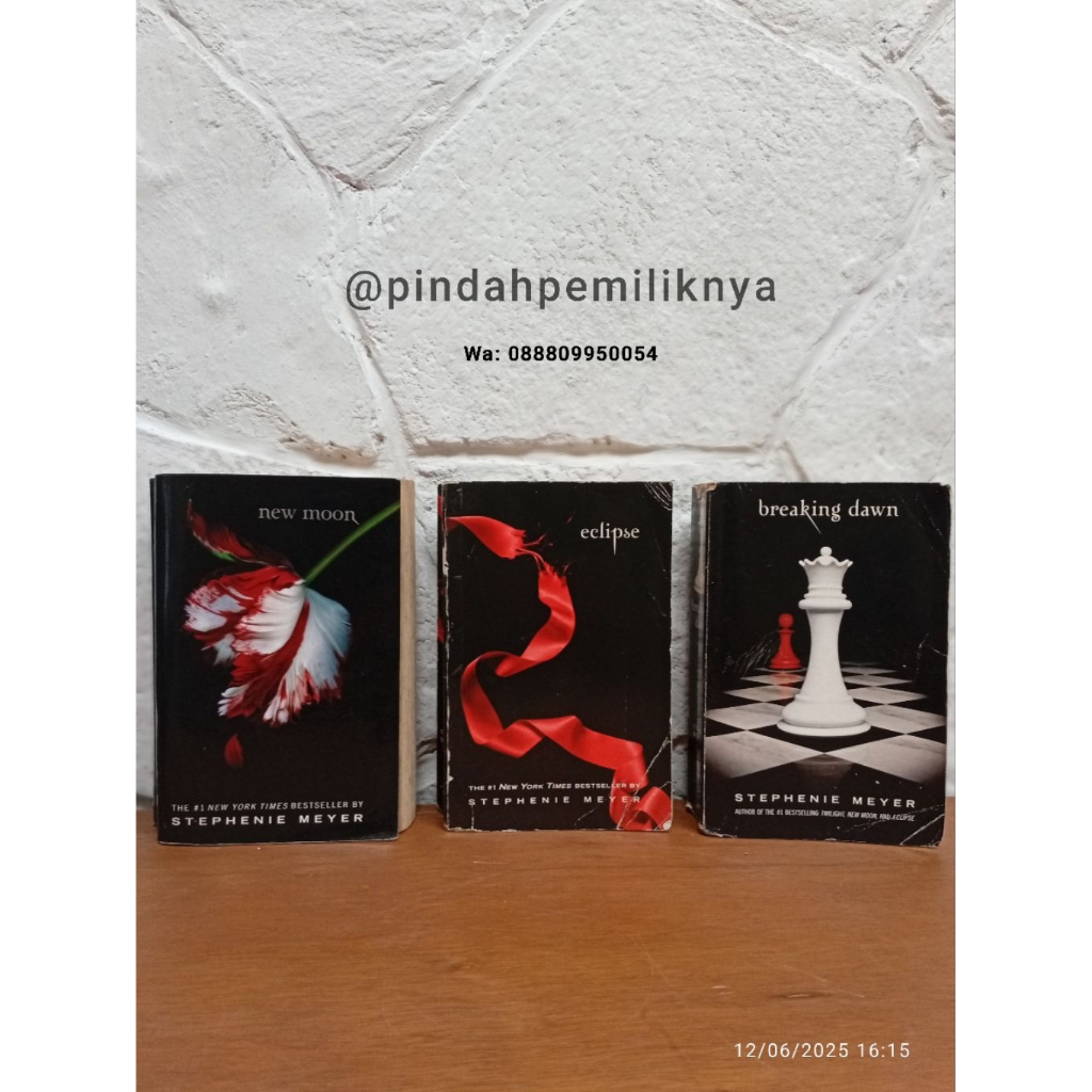 Novel Twilight Saga Series English Original Bekas kondisi apa adanya (msh layak baca)