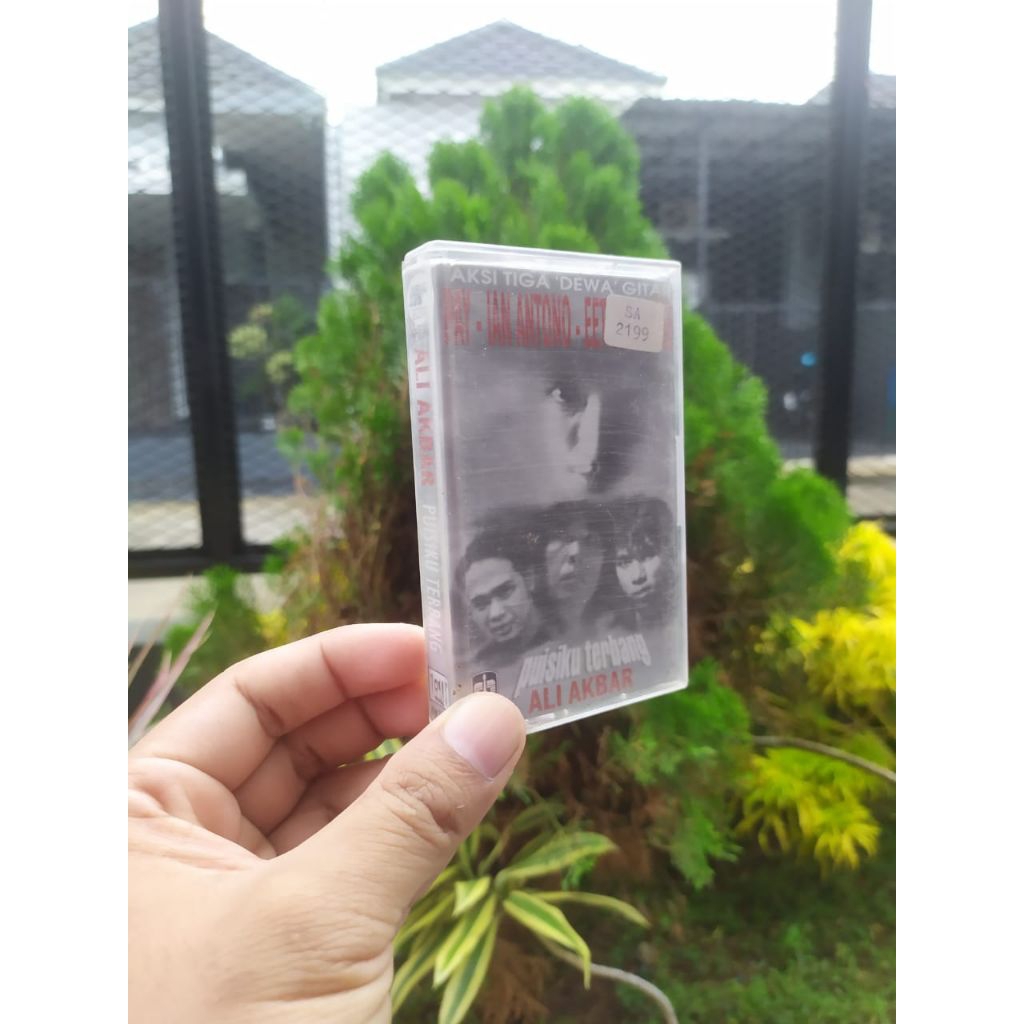 KASET TIGA DEWA GITAR PUISIKU TERBANG ALI AKBAR