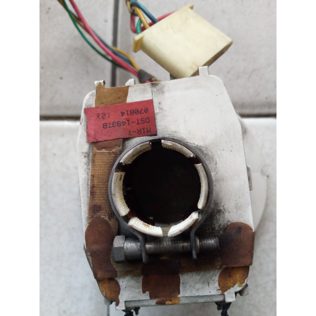 Yoke, konde TV tabung cembung 14inc merk Sanyo, normal.