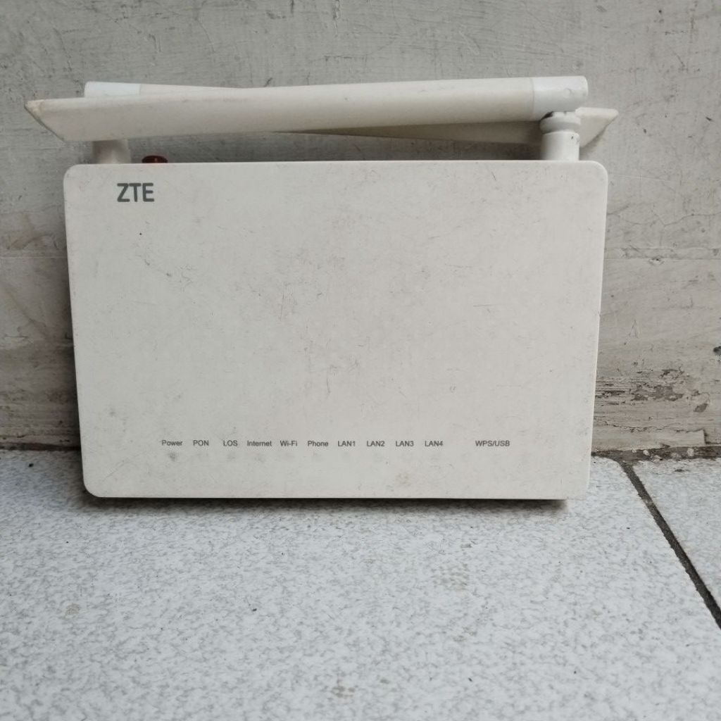 ROUTER ZTE MODEL ZXHN F660